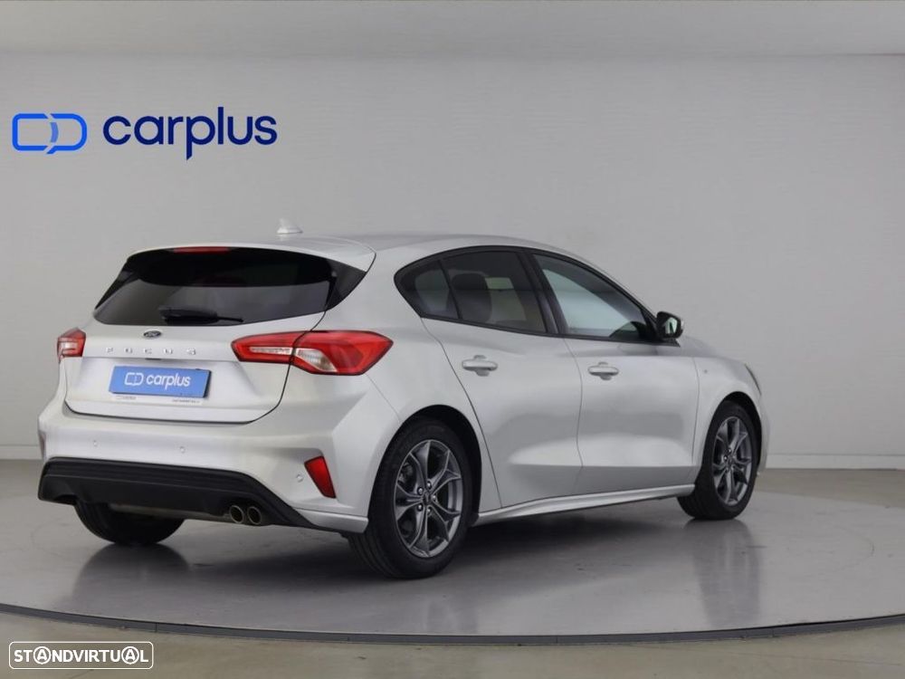 Ford Focus 1.0 EcoBoost MHEV ST-Line — fotografia 7