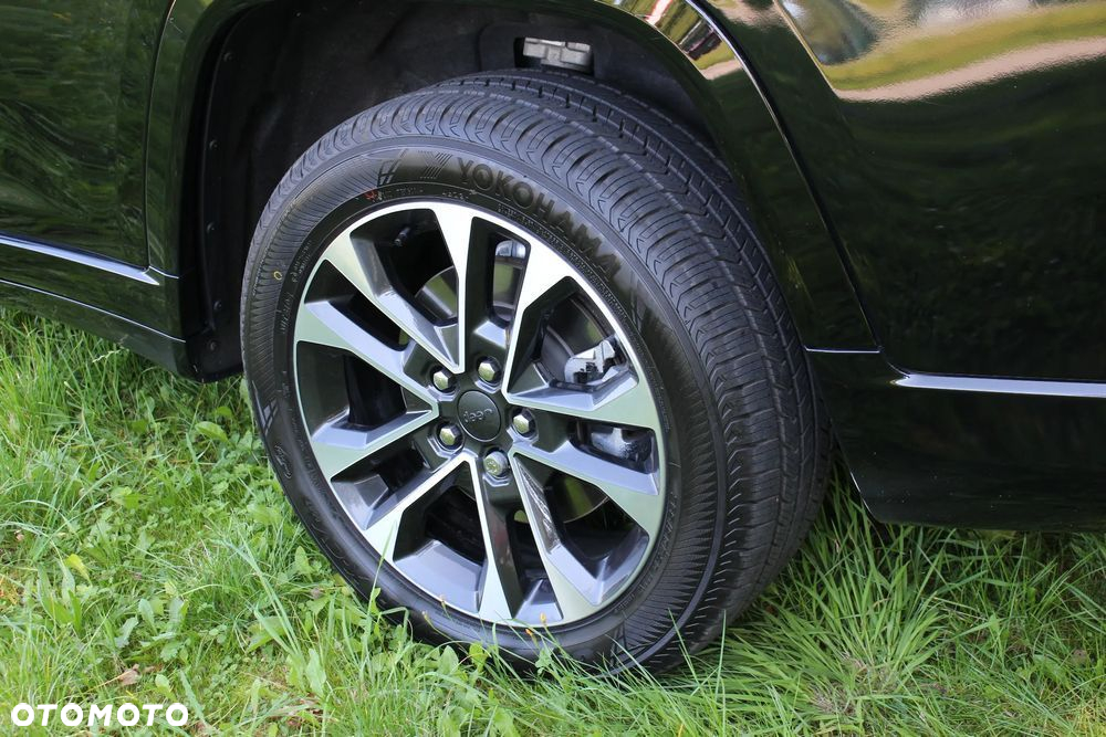 Jeep Grand Cherokee 5.7 V8 Overland - 11