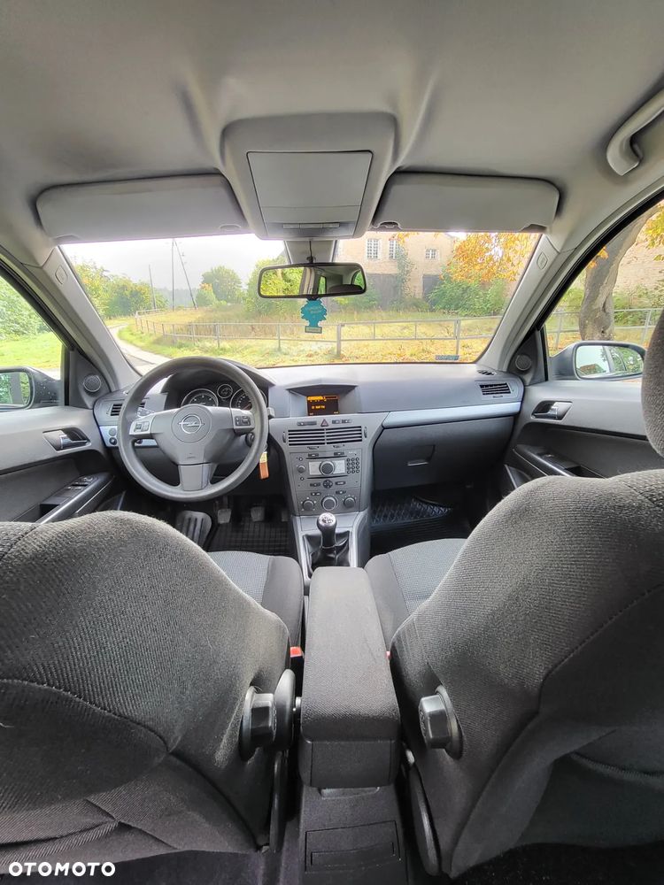 Opel Astra 1.9 CDTI DPF NAVI - 9