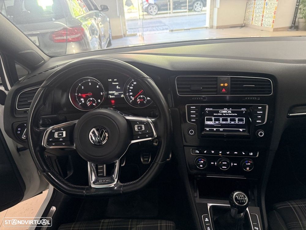 VW Golf 2.0 TDI GTD - 11