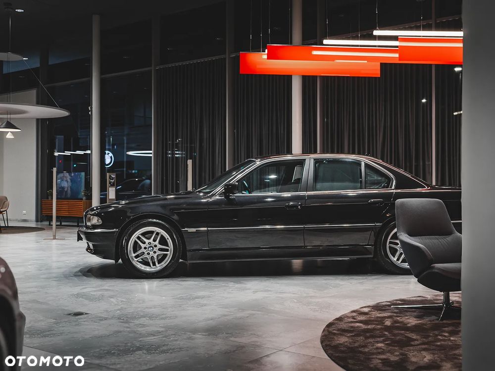 BMW Seria 7 - 26