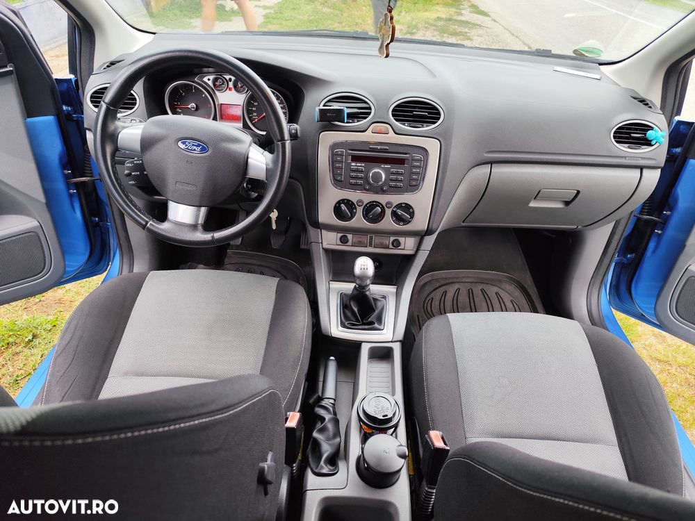 Ford Focus - 8