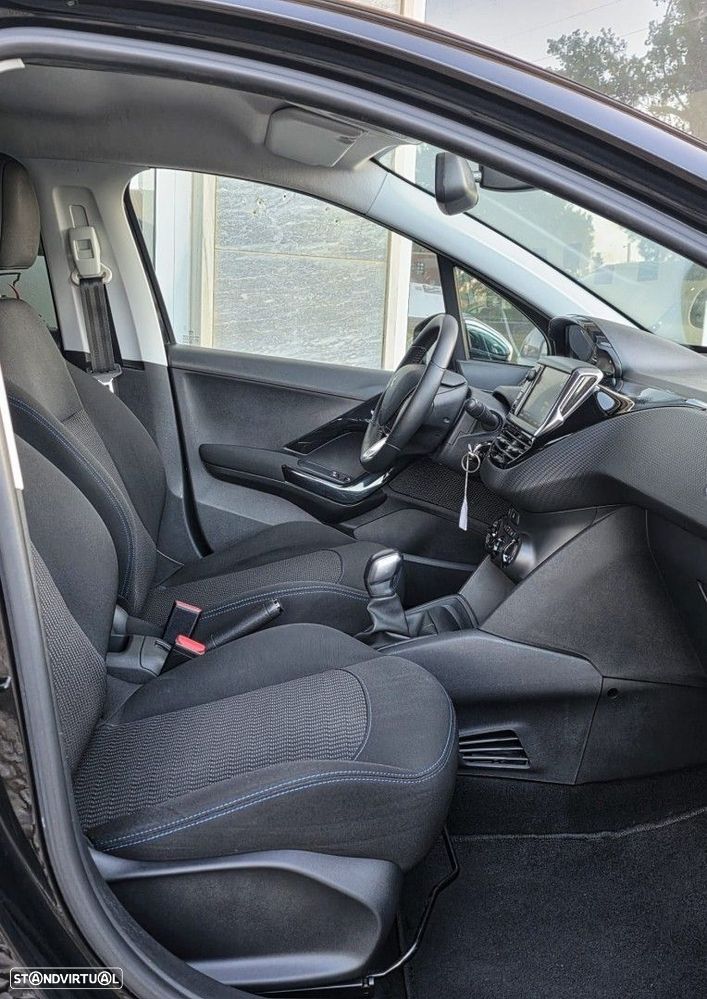 Peugeot 208 1.2 PureTech Style - 10