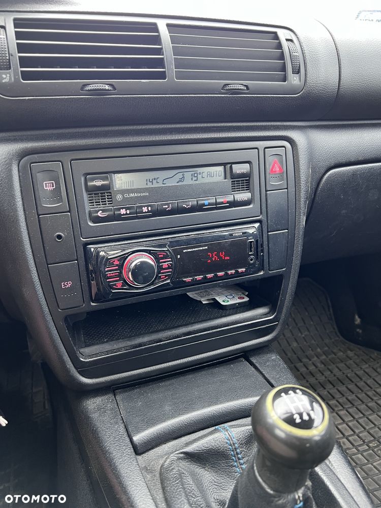 Volkswagen Passat - 8