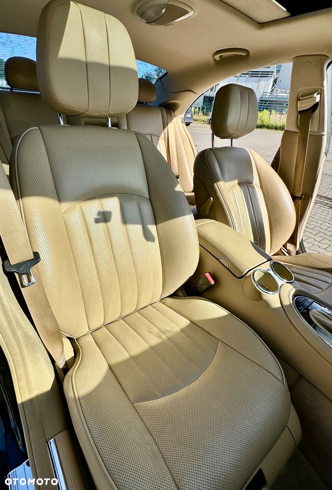 Mercedes-Benz CLS 500 - 29