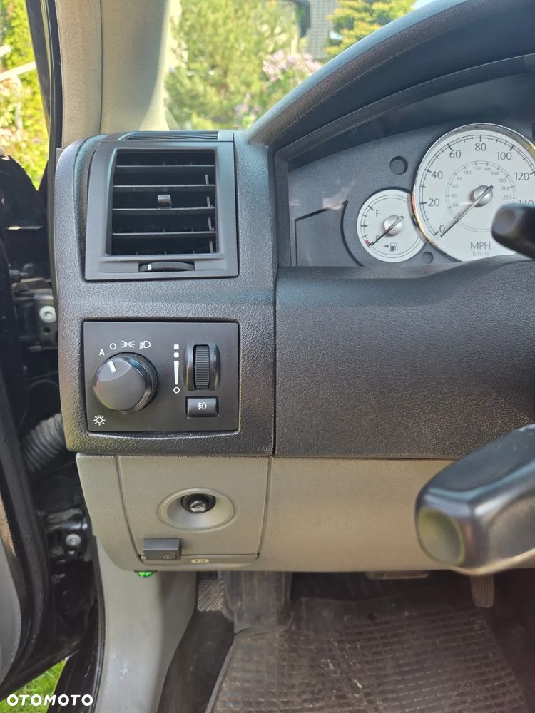 Chrysler 300C 5.7 V8 Hemi - 24