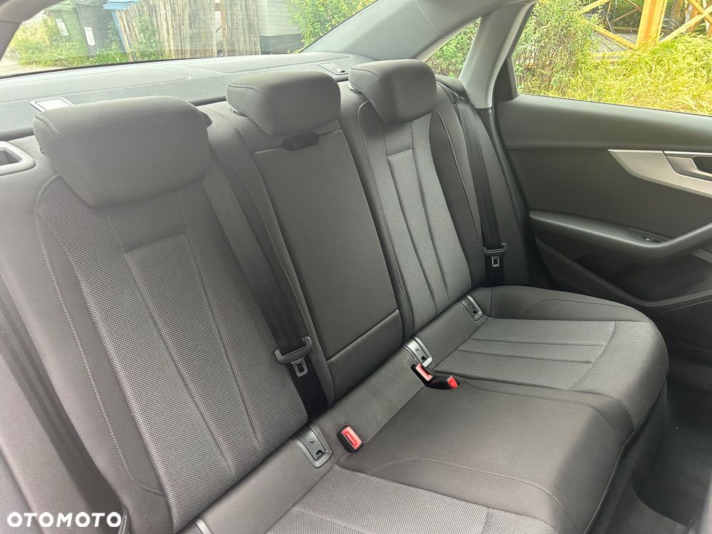 Audi A4 Limousine 35 TFSI mHEV Advanced S tronic - 19