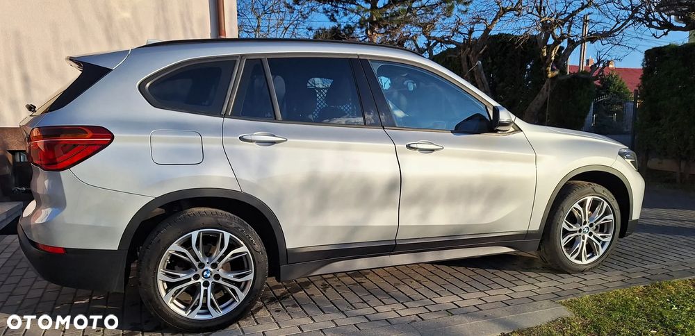 BMW X1 xDrive18d Sport Line - 4