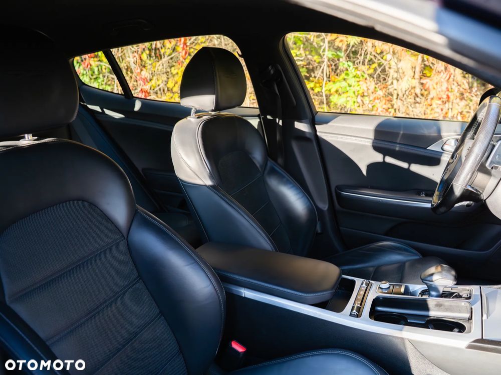Kia Stinger 2.0 T-GDI GT Line - 17