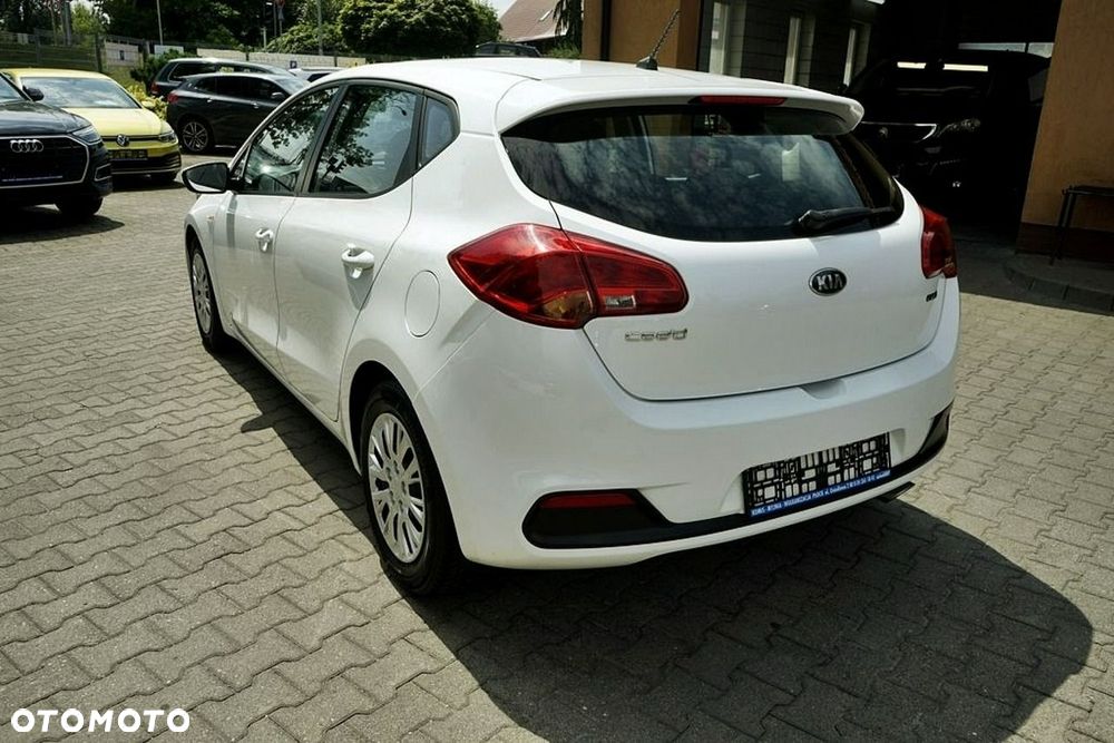 Kia Ceed - 4