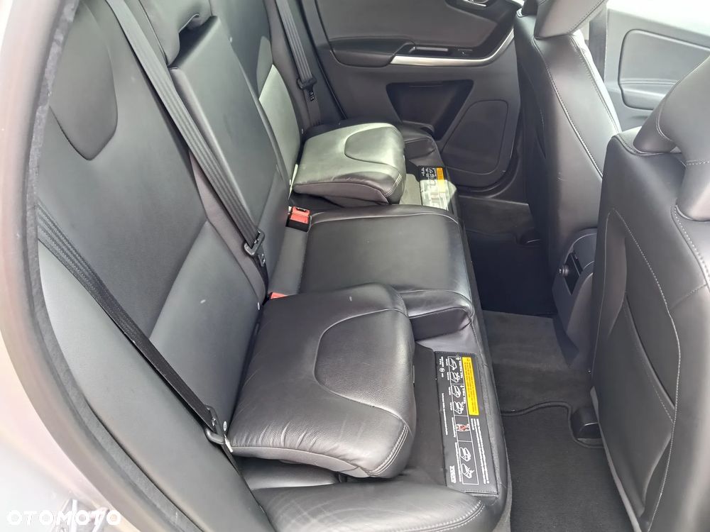 Volvo XC 60 D3 Geartronic Summum - 19