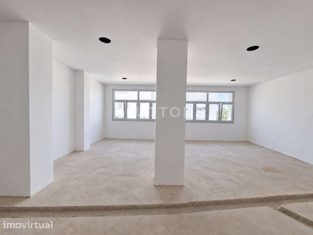 T3, 150 m2, em renovação total, estacionamento, Benfica - Grande imagem: 5/23