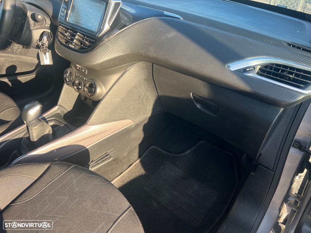 Peugeot 2008 1.2 PureTech Style - 8