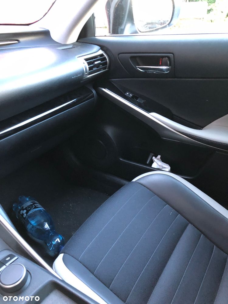 Lexus IS 200t Elegance - 16