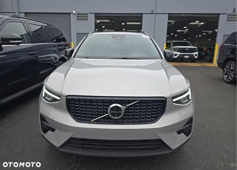 Volvo XC 40 - 3