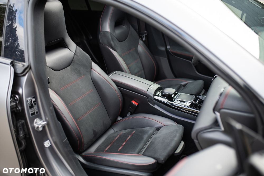 Mercedes-Benz CLA AMG 45 S 4-Matic 8G-DCT - 31