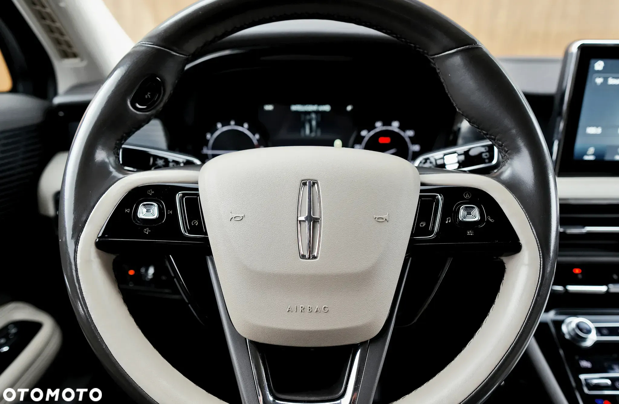 Lincoln Corsair - 15