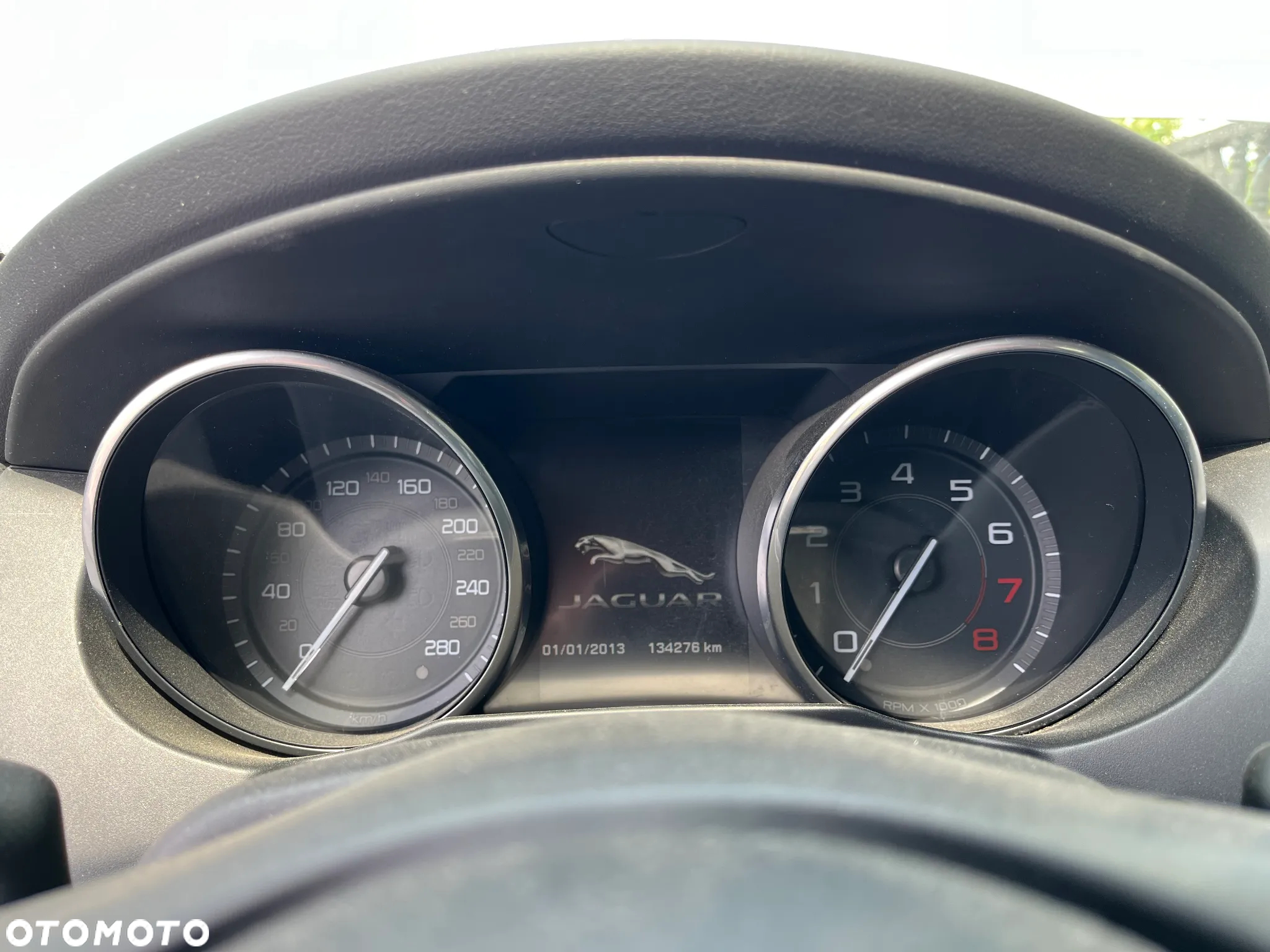 Jaguar XE 2.0 T R-Sport - 25