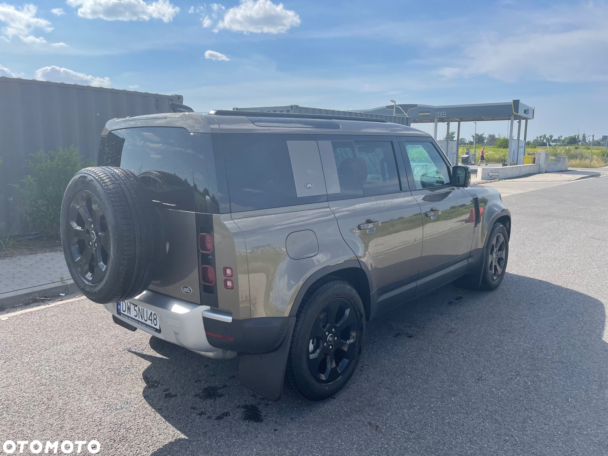Land Rover Defender 110 2.0 D240 SE - 3