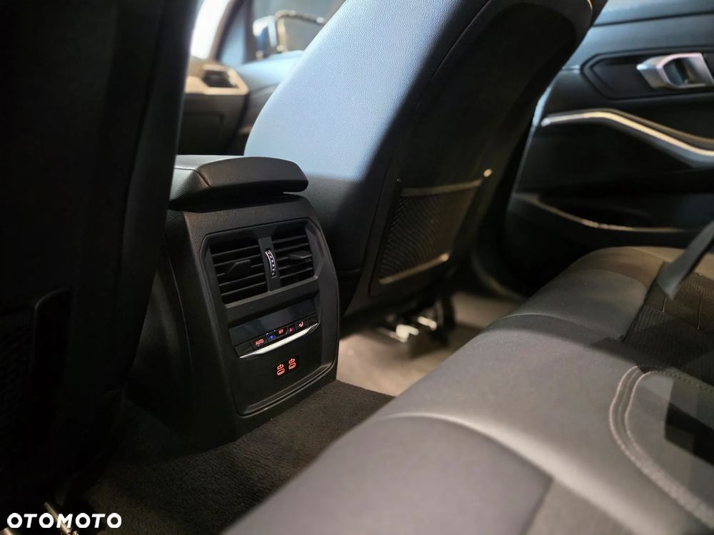 BMW Seria 3 318d MHEV Advantage - 11