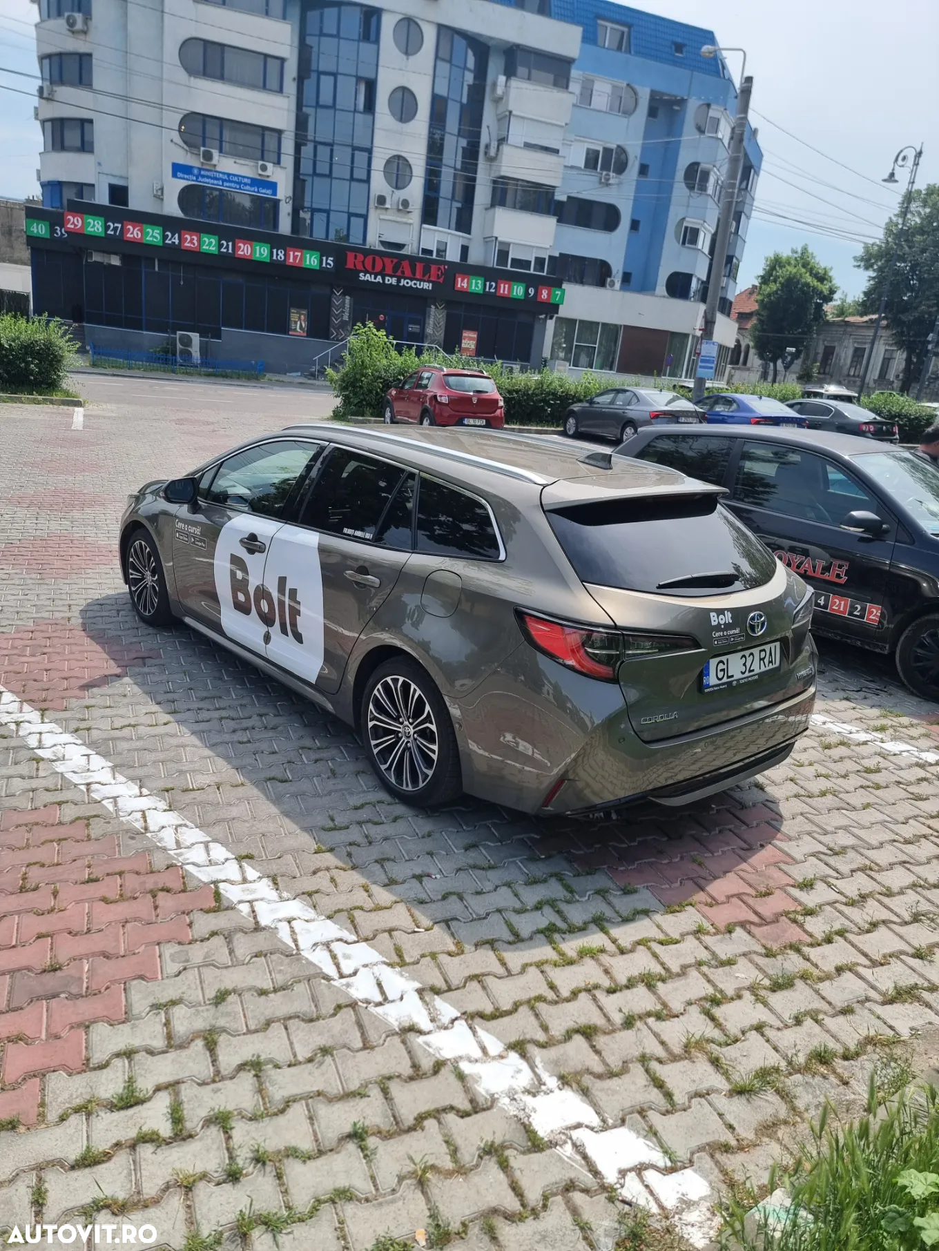 Toyota Corolla 2.0 HSD Exclusive interior Negru - 3