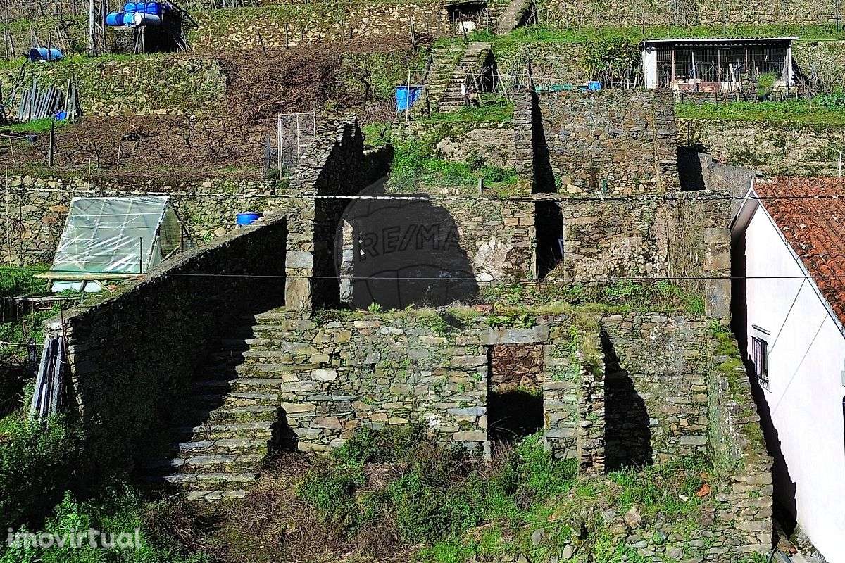 Moradia T1 para venda - Grande imagem: 2/12