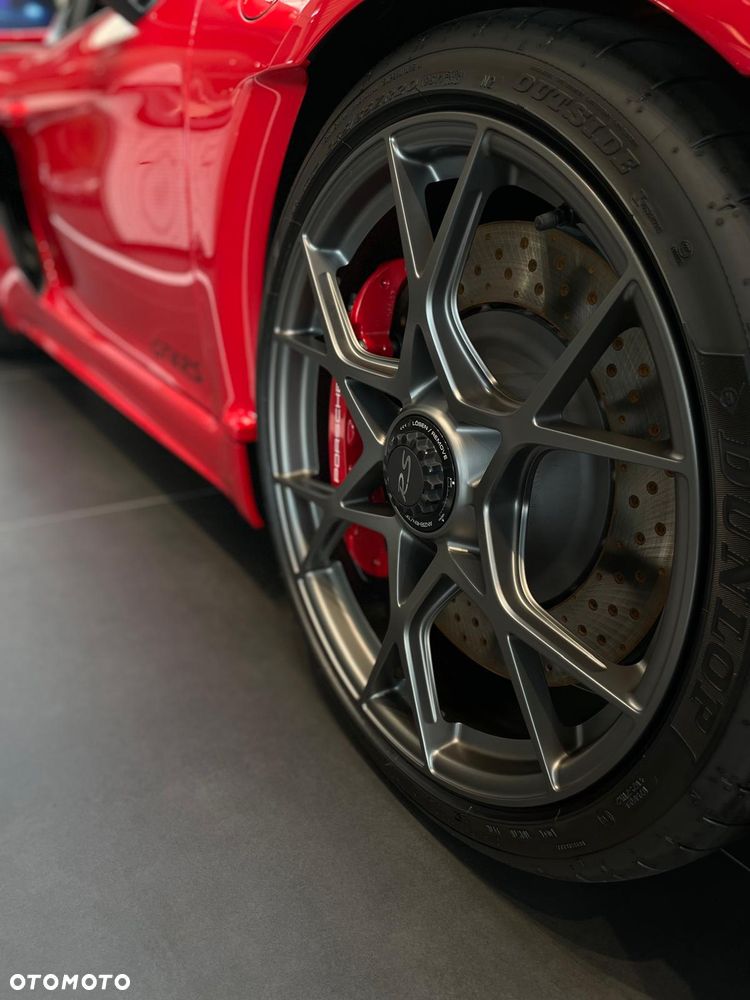 Porsche 718 Cayman GT4 RS - 24