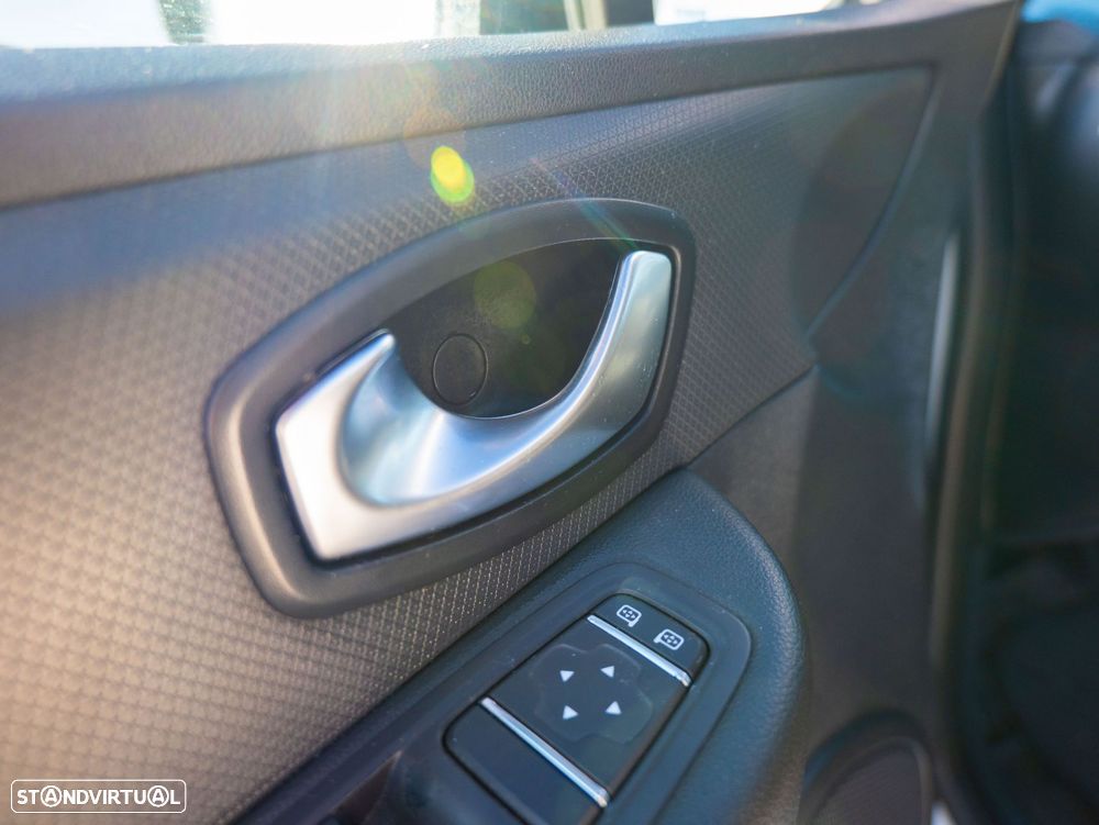 Renault Clio 1.5 dCi Zen - 12