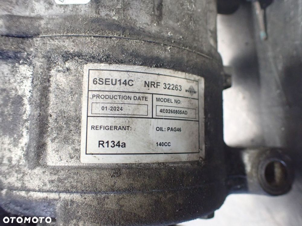 SPRĘŻARKA KLIMATYZACJI AUDI A4 B8 2.0 - 5