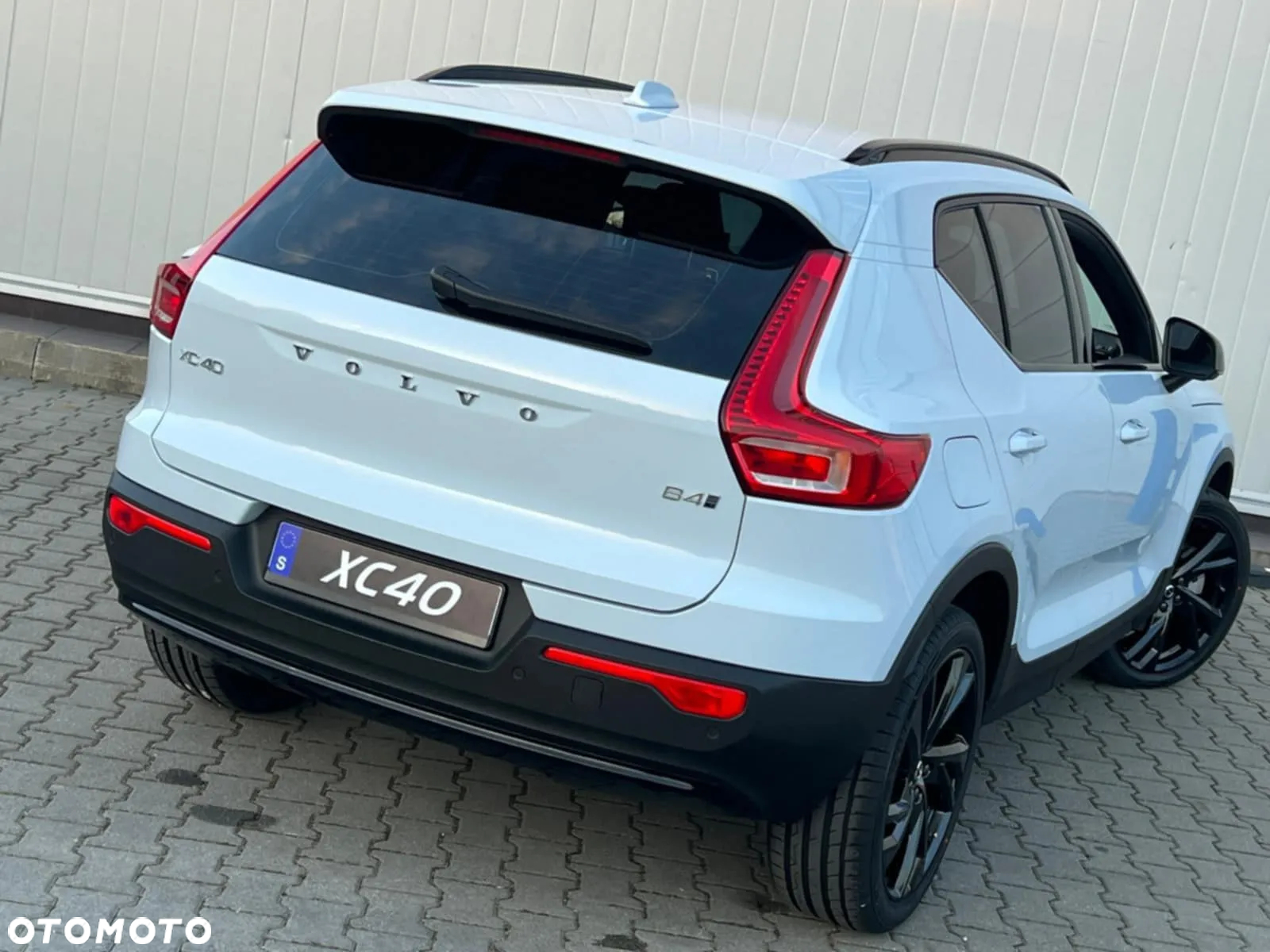 Volvo XC 40 B4 AWD Plus Dark - 16