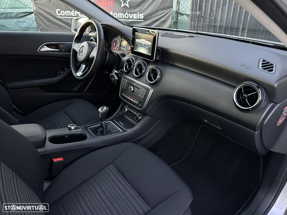 Mercedes-Benz A 180 CDI (BlueEFFICIENCY) - 16