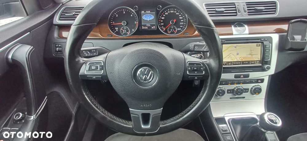 Volkswagen Passat - 13
