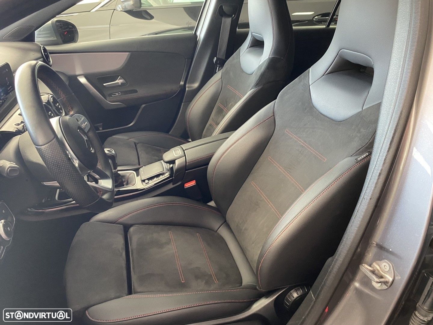 Mercedes-Benz A 180 d AMG Line - 12