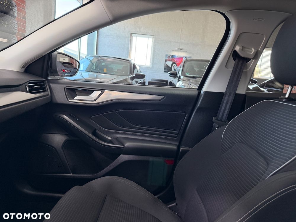 Ford Focus 2.0 EcoBlue STart-Stopp-System TITANIUM - 33