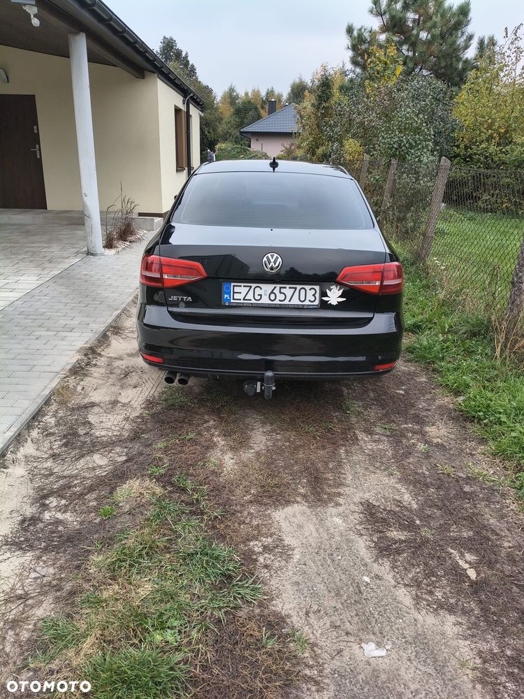 Volkswagen Jetta - 2
