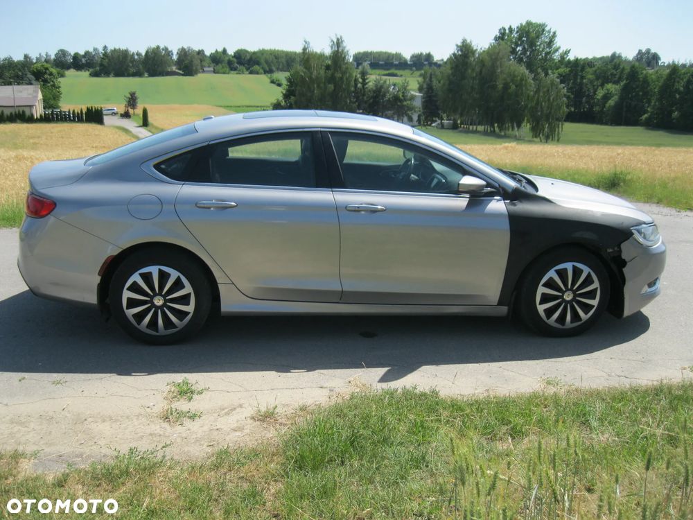 Chrysler 200 - 4