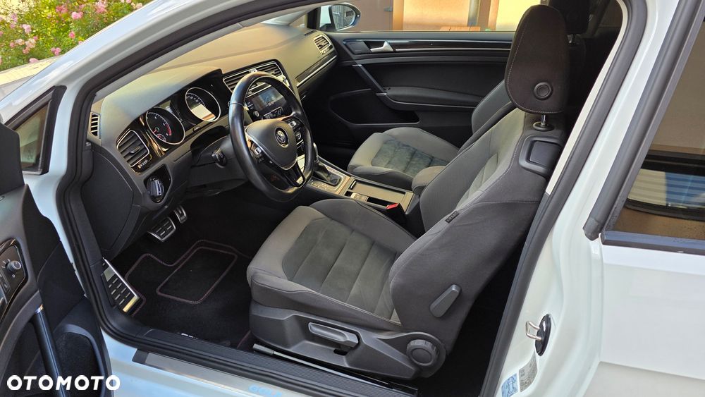 Volkswagen Golf 2.0 TDI BMT Highline DSG - 22