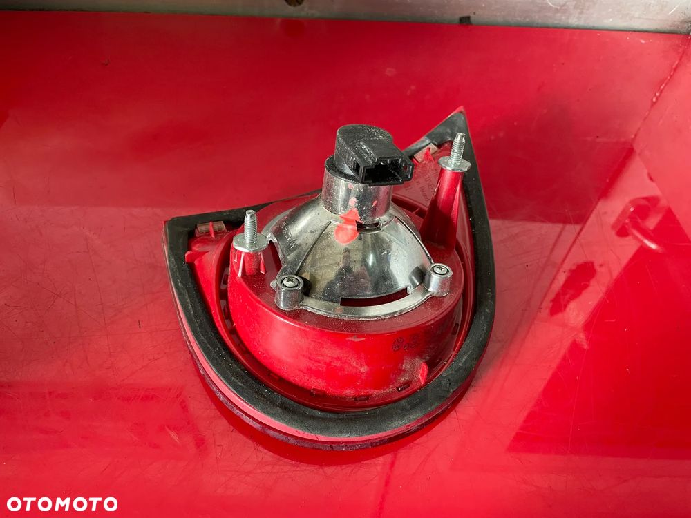VW GOLF 5 lampa tył prawa na klapę 1K6945094E - 2