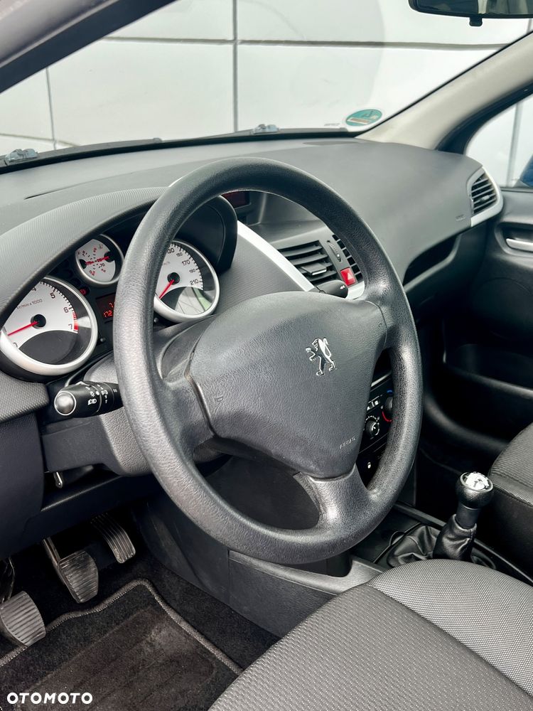 Peugeot 207 1.4 16V Trendy - 17