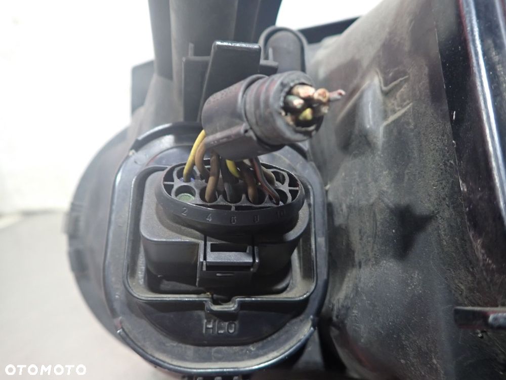 LAMPA PRAWA PRZEDNIA VOLKSWAGEN GOLF IV - 3