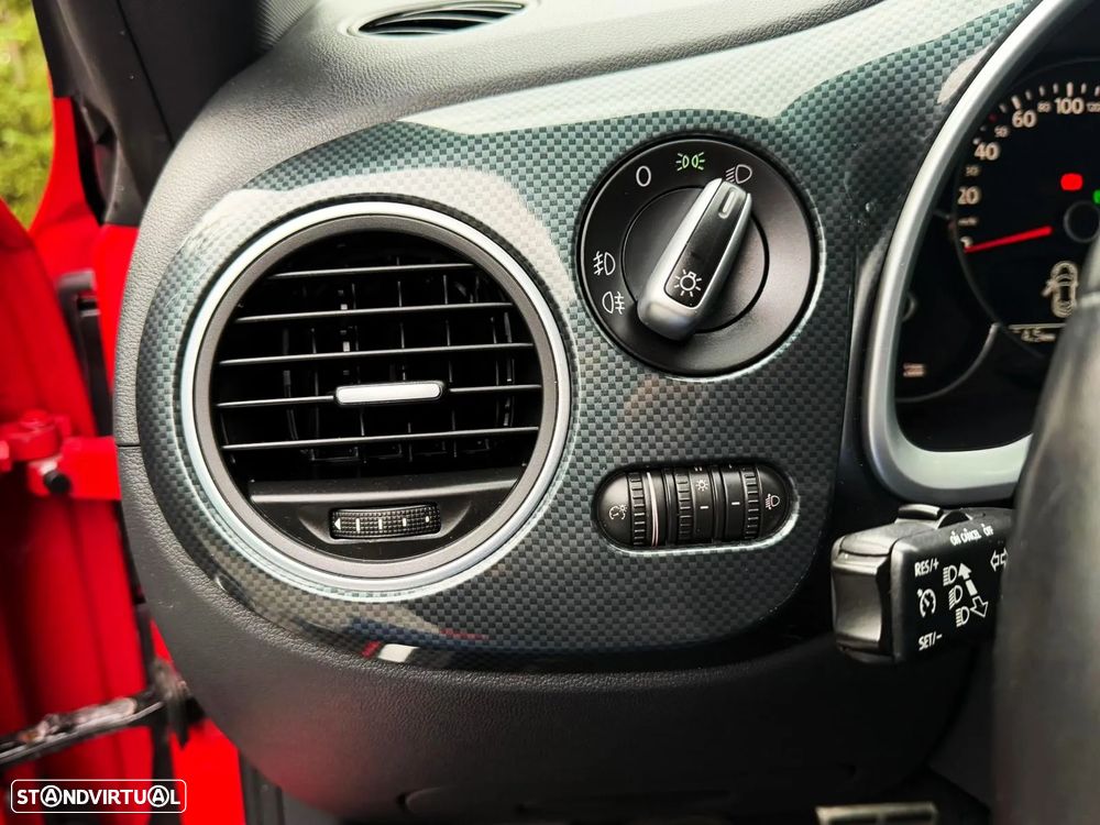 VW New Beetle 2.0 TSI Sport DSG - 13