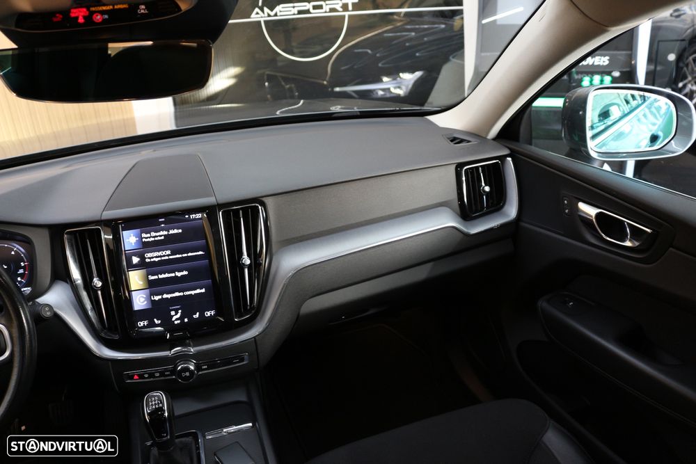 Volvo XC 40 2.0 D3 Momentum Plus - 47