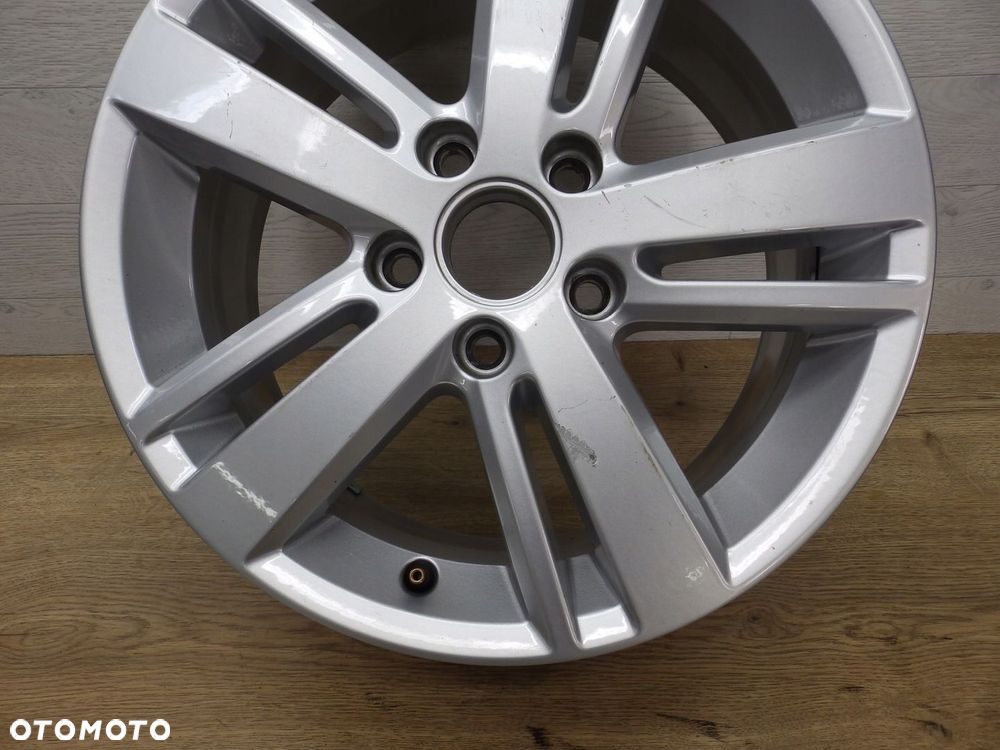 Felga VW Golf VI 5K0 6.5Jx16H2 Et50 5x112 - 4