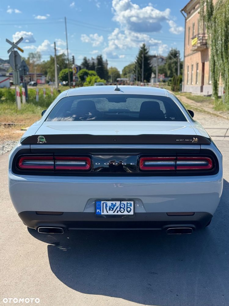 Dodge Challenger - 3