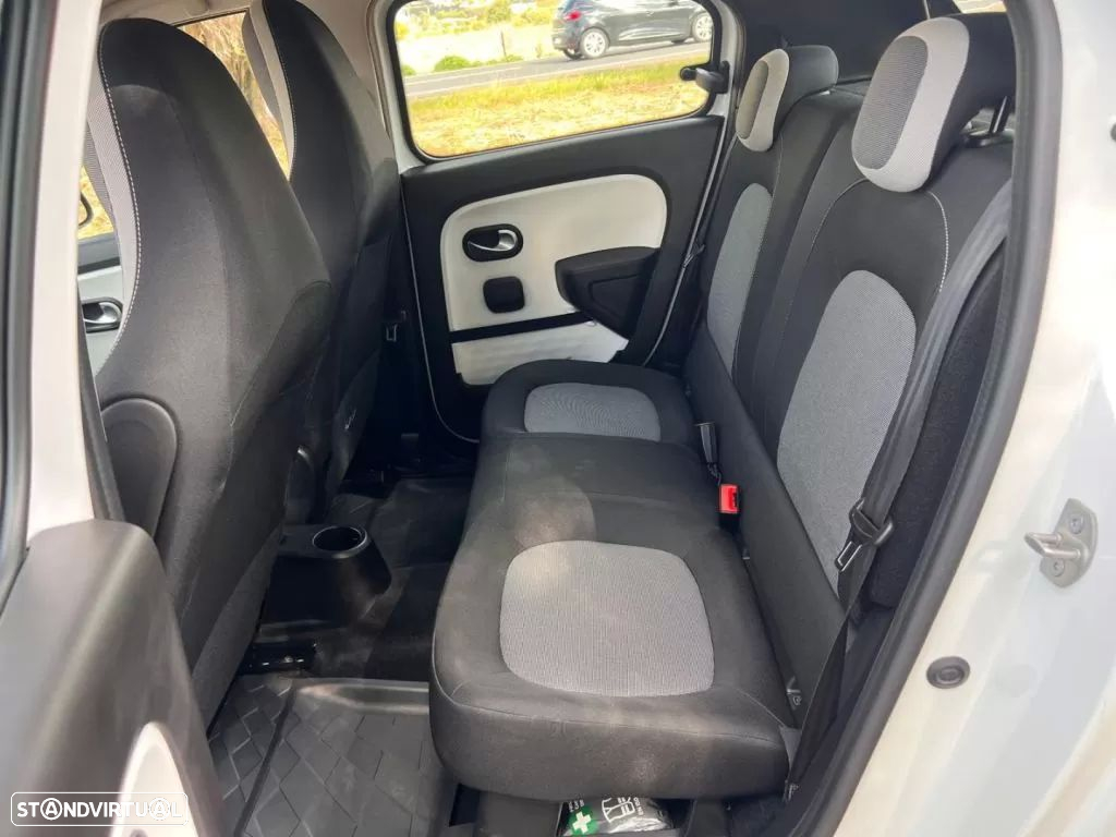 Renault Twingo Z.E. 22 Intens - 21