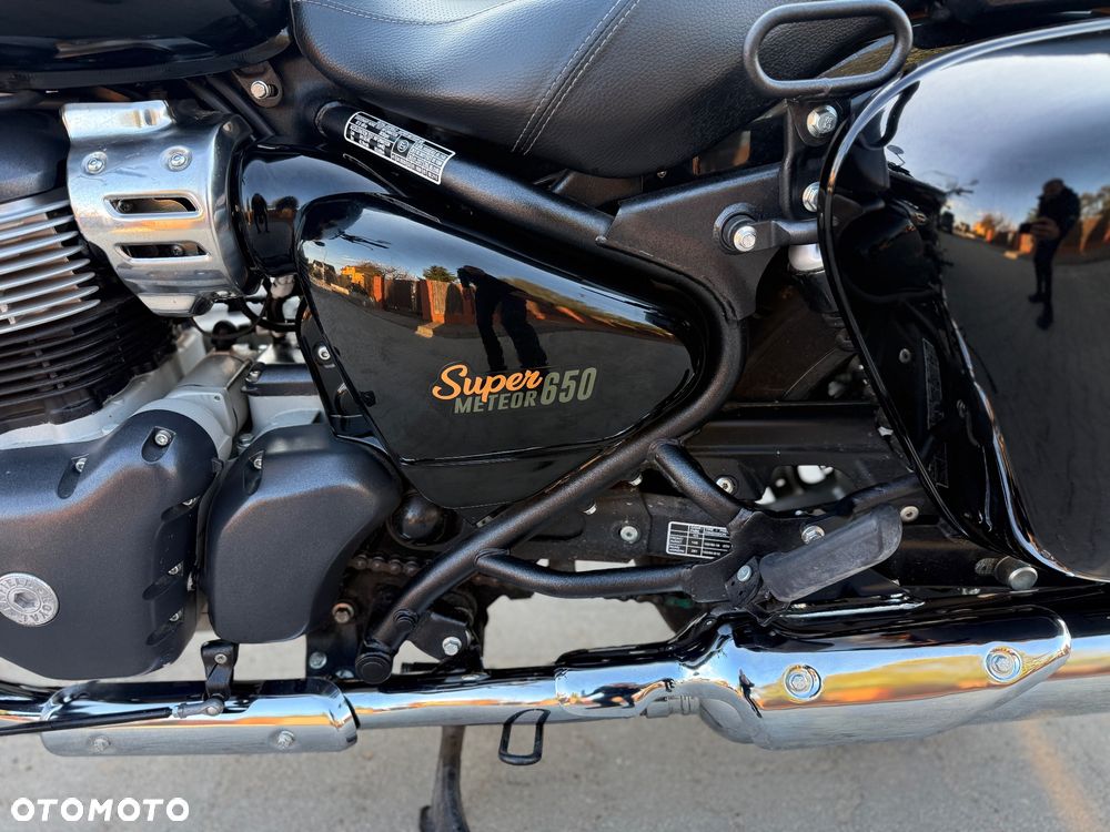 Royal Enfield Super Meteor - 22