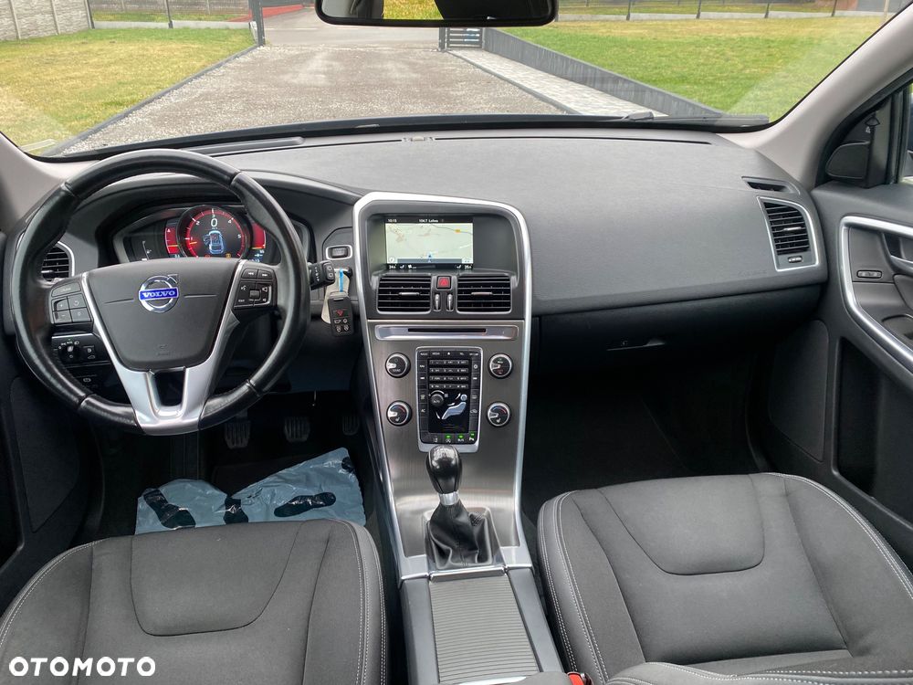 Volvo XC 60 D3 Momentum - 24