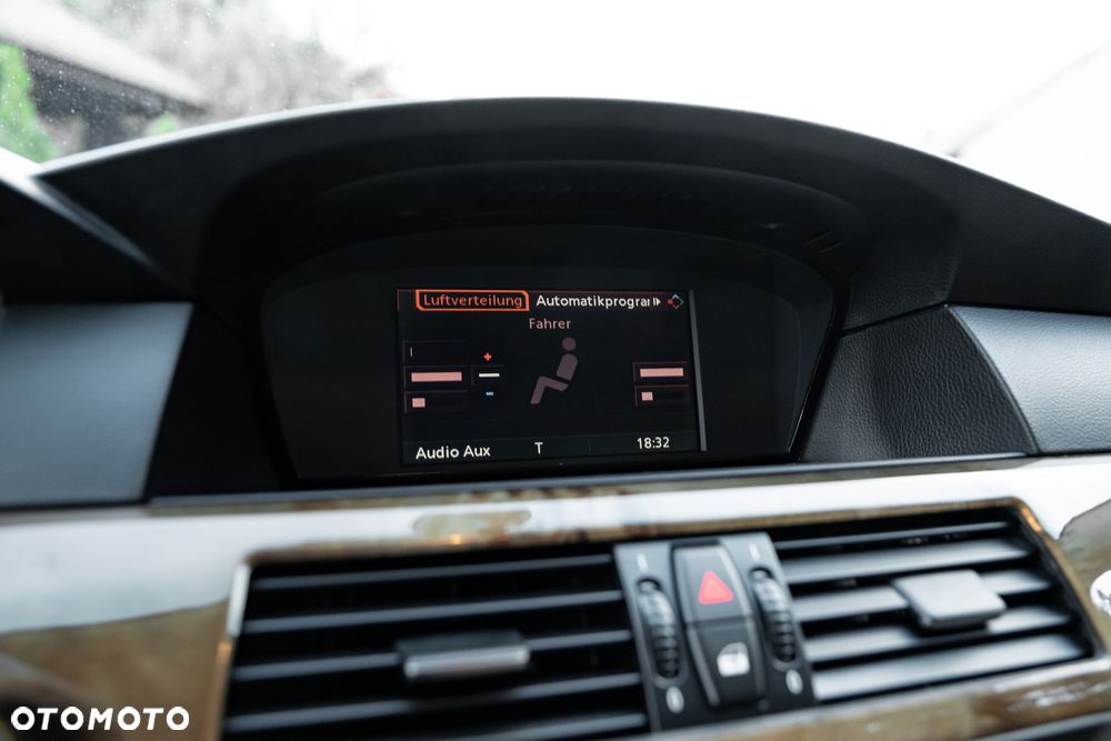 BMW Seria 5 530i - 38