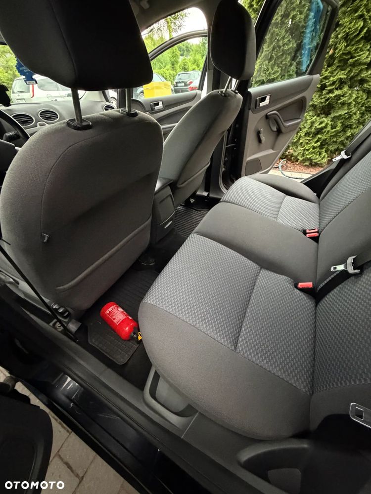 Ford Focus 1.8 FF Ghia - 19