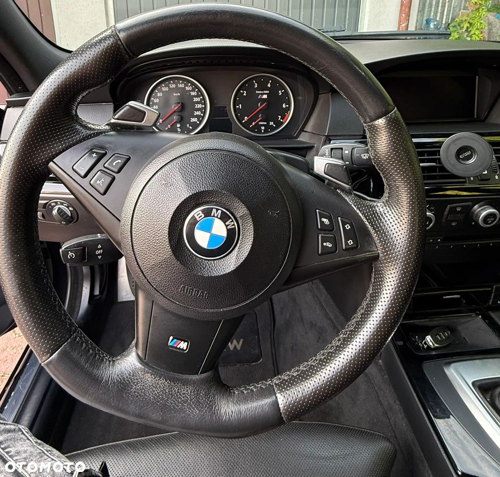 BMW Seria 5 550i Sport-Aut Edition Sport - 21